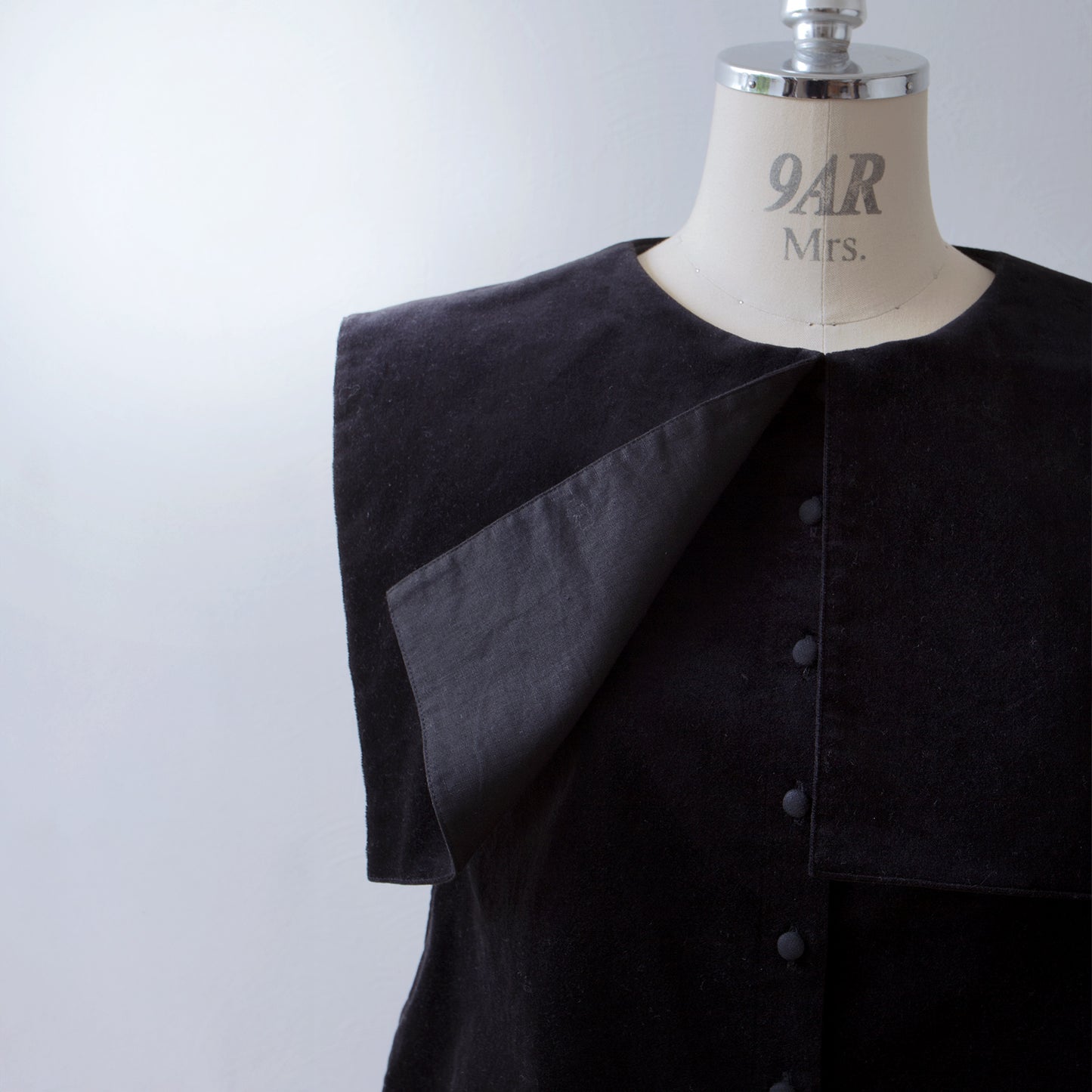 方領羊毛人字紋背心/炭灰色