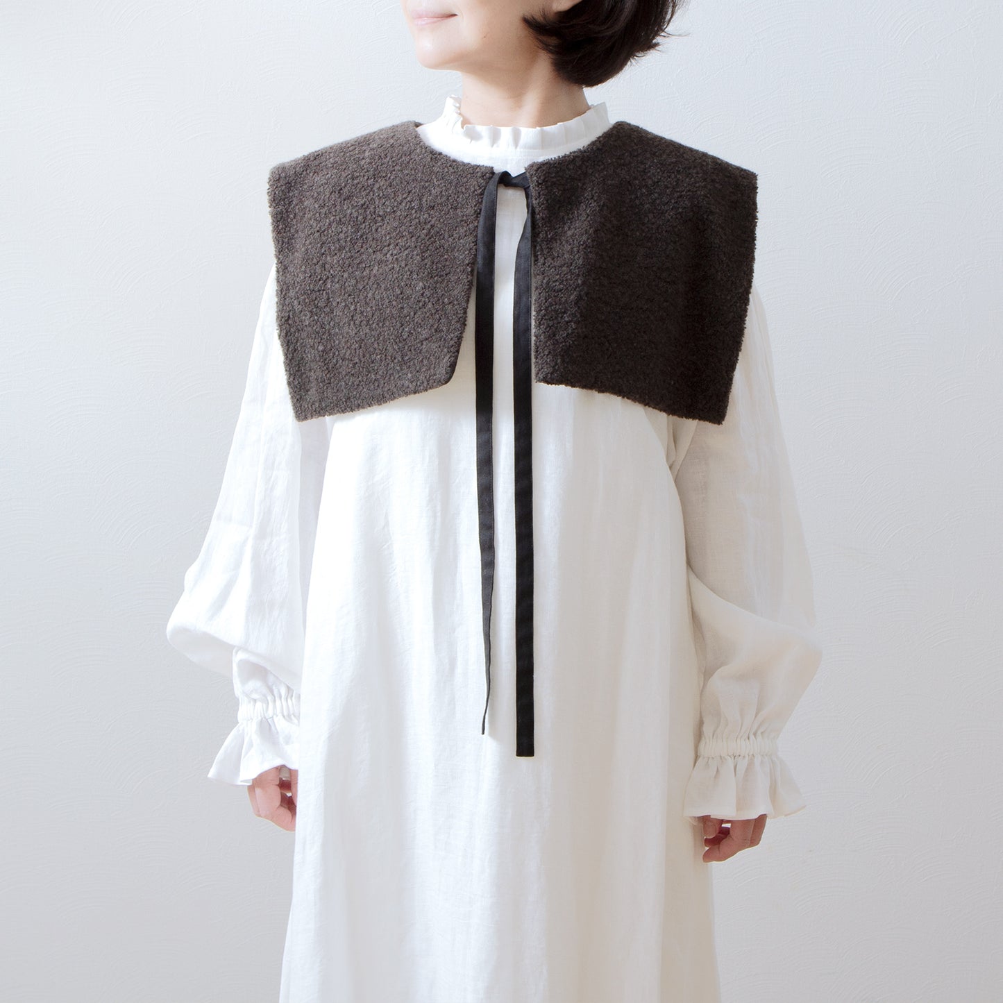 優質羊毛圍巾側開背心/淺米色