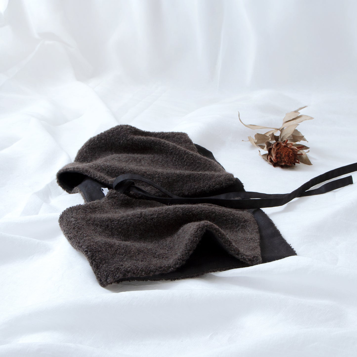 優質羊毛圍巾側開背心/淺米色