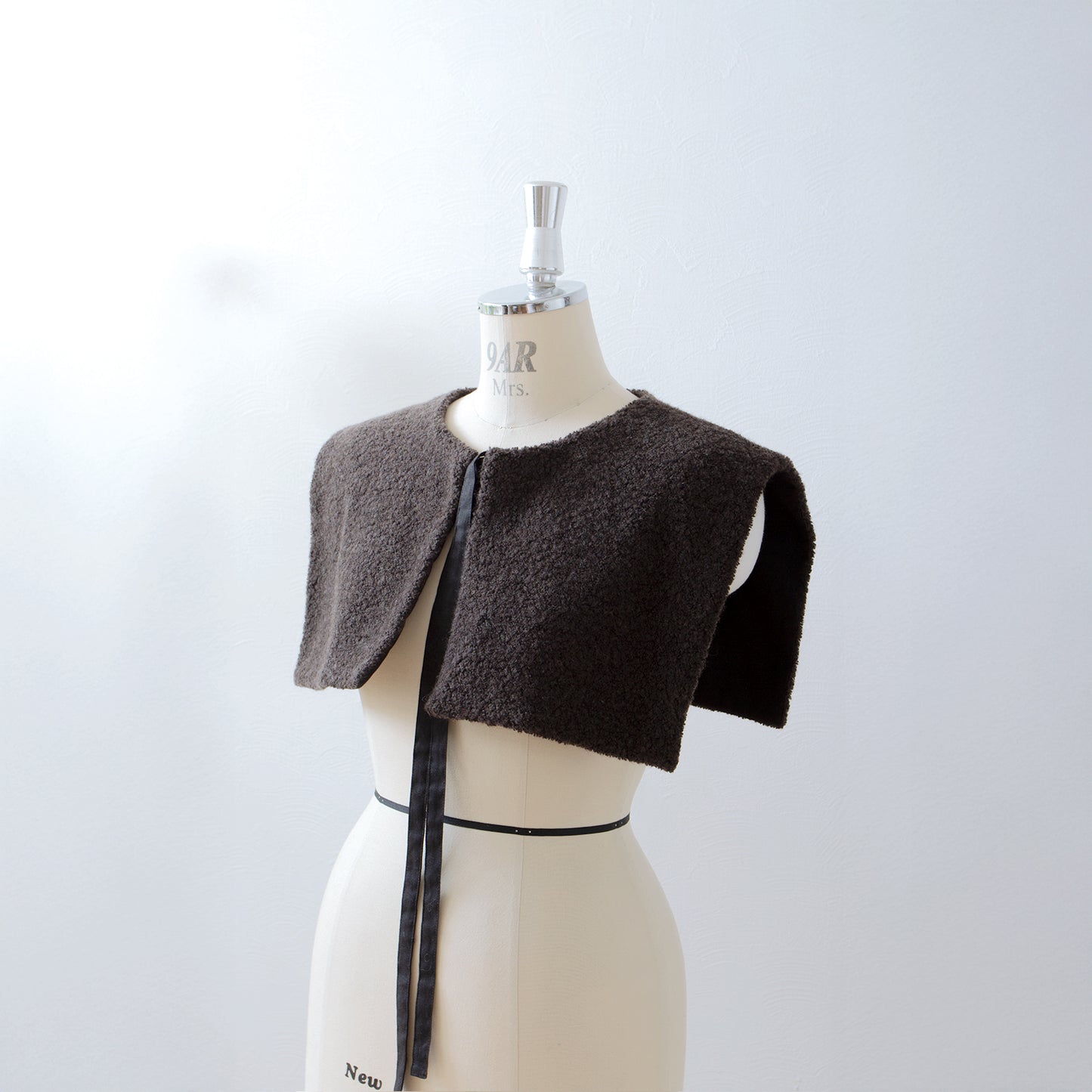 優質羊毛圍巾側開背心/淺米色