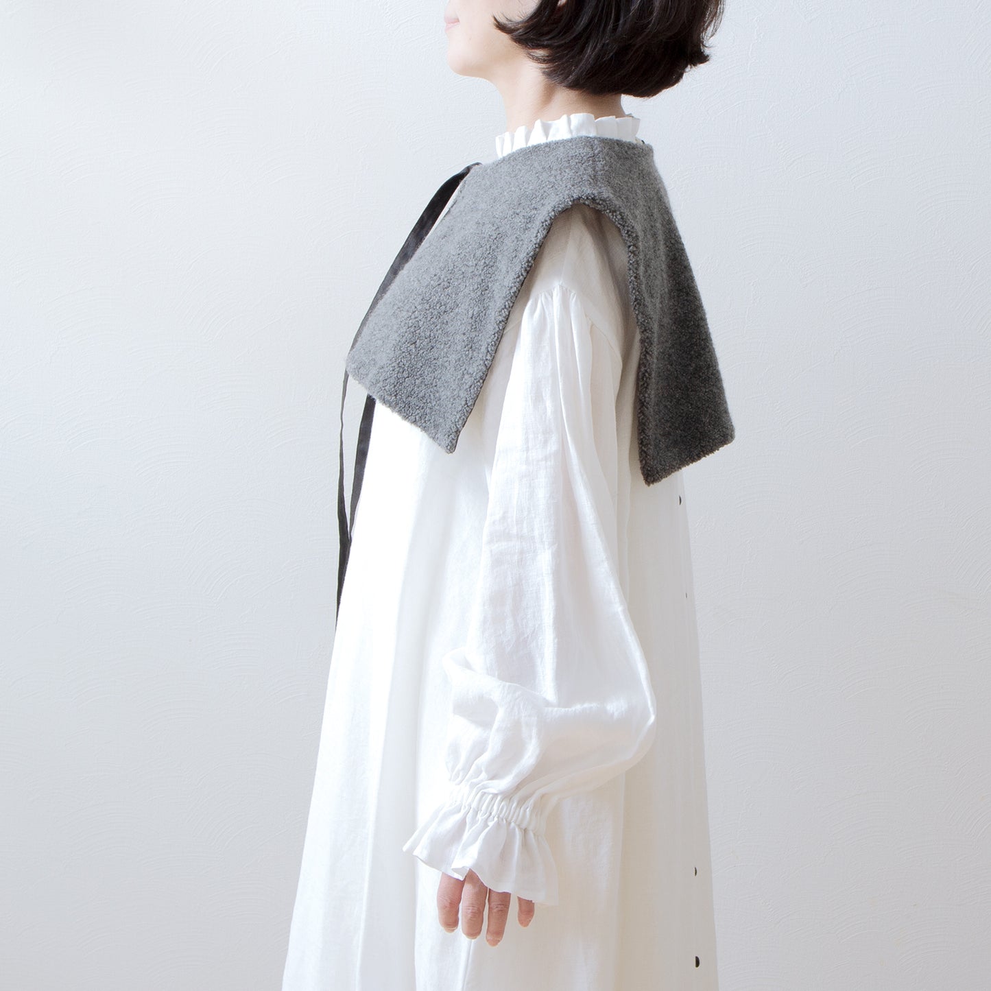 優質羊毛圍巾側開背心/淺米色