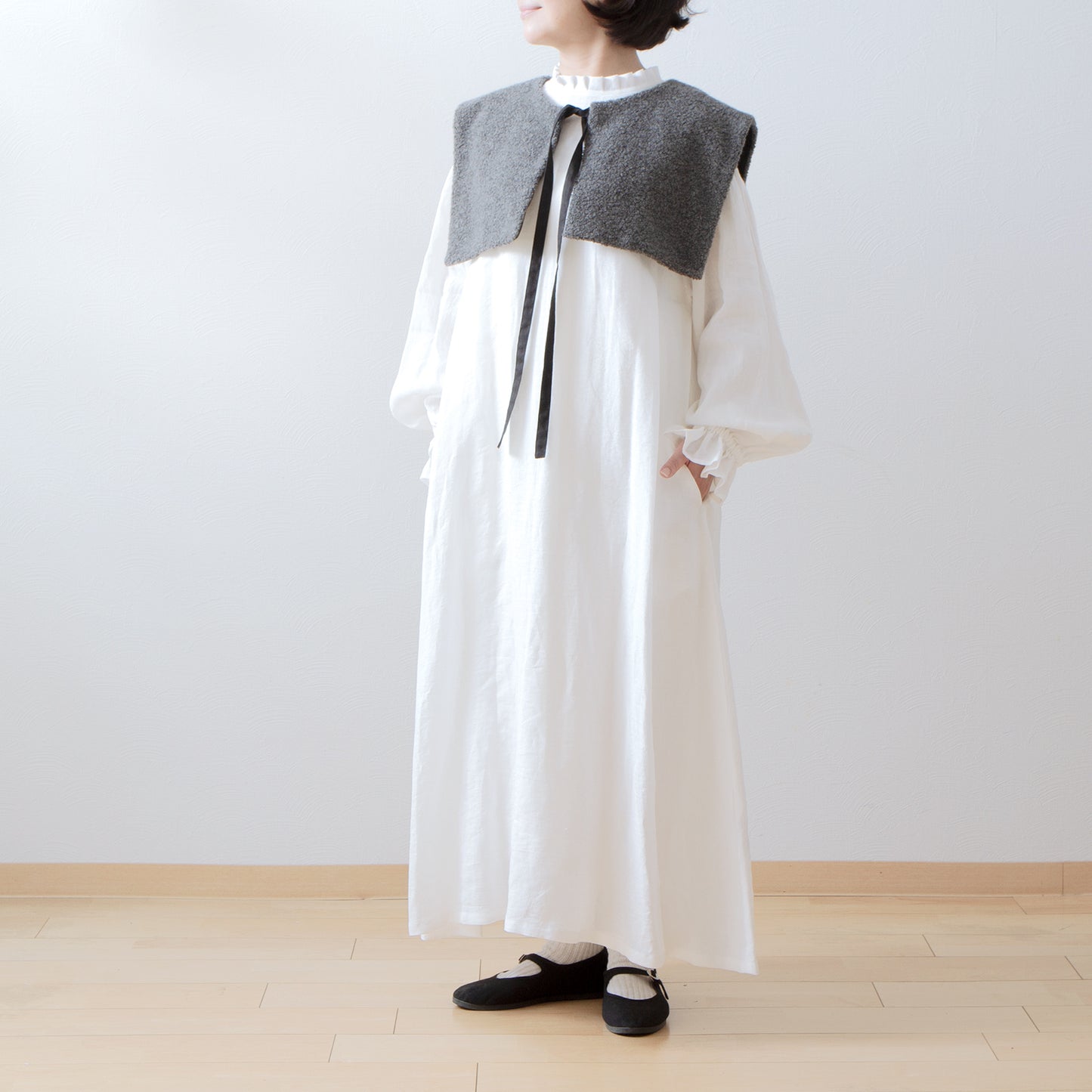 優質羊毛圍巾側開背心/淺米色