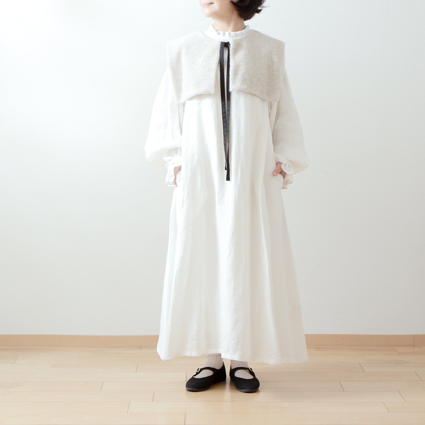 優質羊毛圍巾側開背心/淺米色