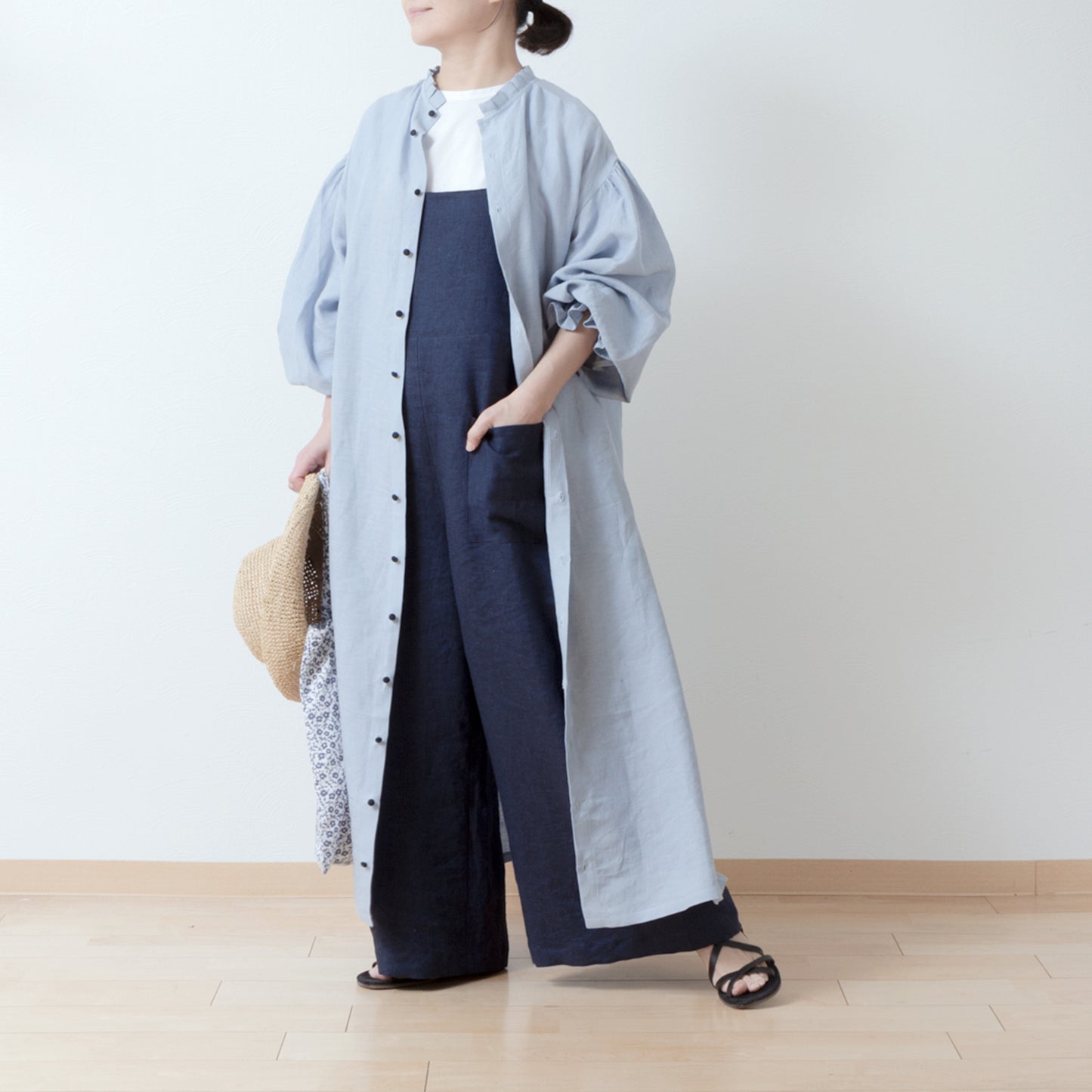 優雅的褶邊領 *非常適合儀式* 背扣褶袖 A 字形亞麻連身裙/淡藍色