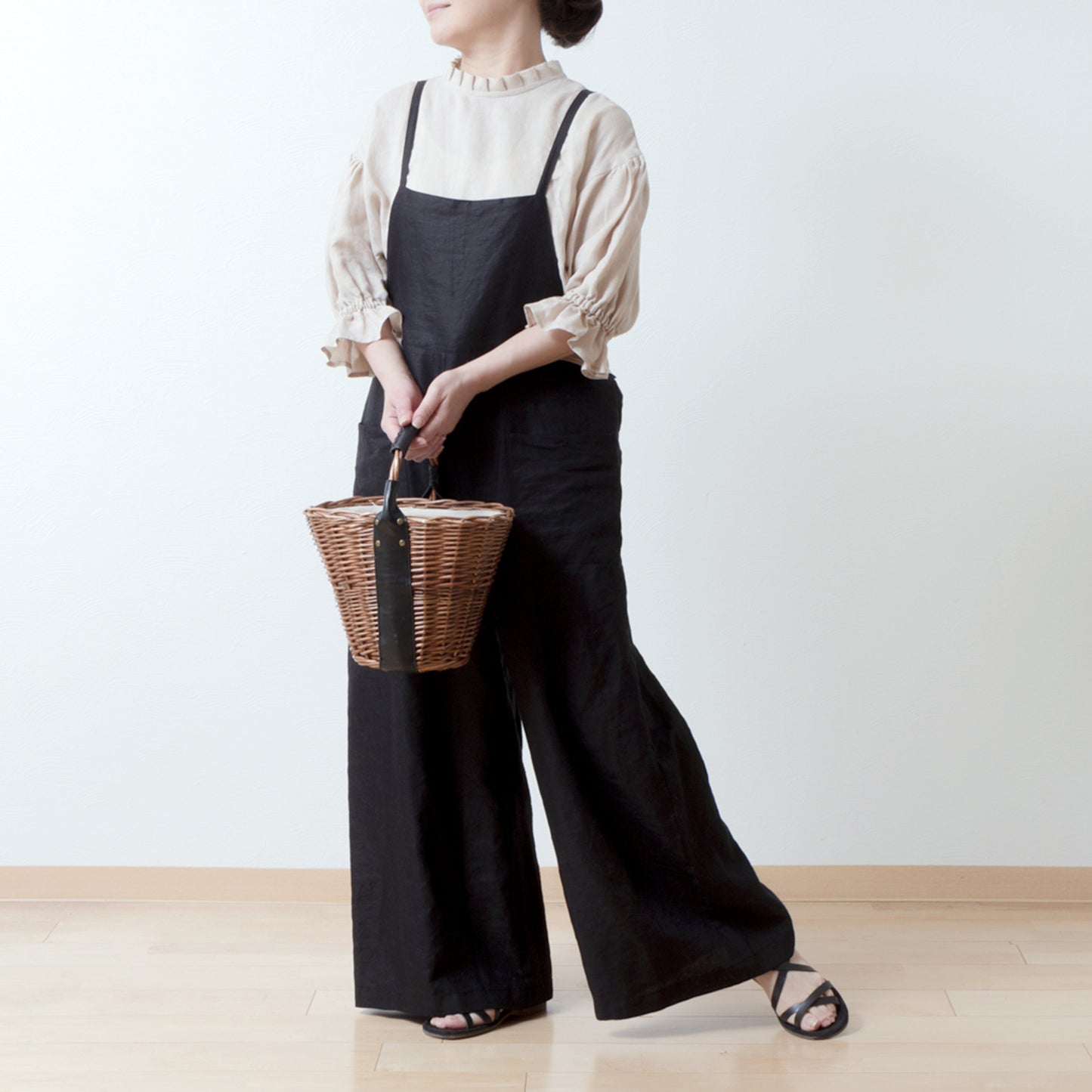 Elegant tuck frill collar *Perfect for ceremonies* Back covered button gathered sleeve linen blouse 5/8 sleeve/beige