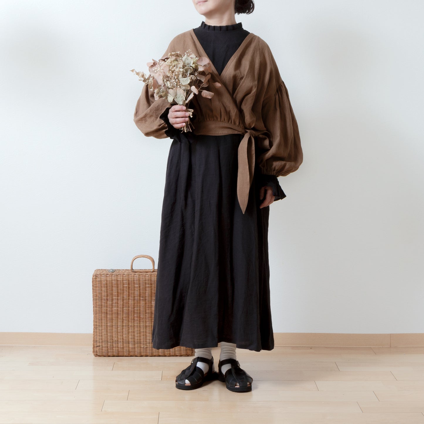 *刊登於《NaturiLa》雜誌*Cash-Coeur 褶皺兩用襯衫 - 法國亞麻/駝色