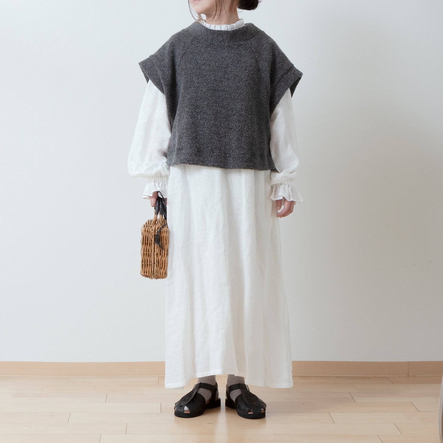 High-quality wool boa French sleeve A-line vest/Top gray