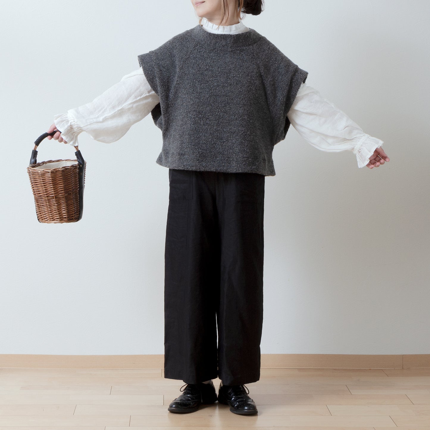 High-quality wool boa French sleeve A-line vest/Top gray
