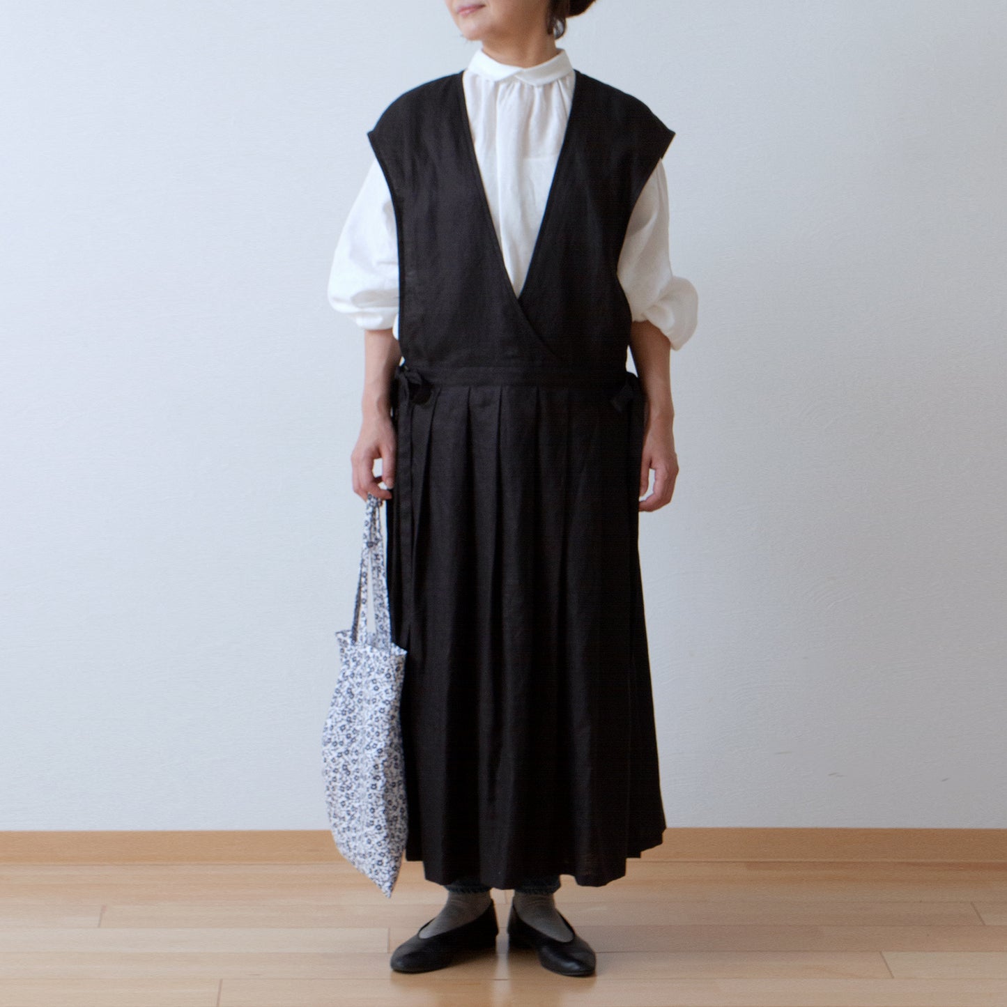 バックくるみ釦が大人かわいいボリューム袖フレンチリネンブラウス九分袖/ホワイト