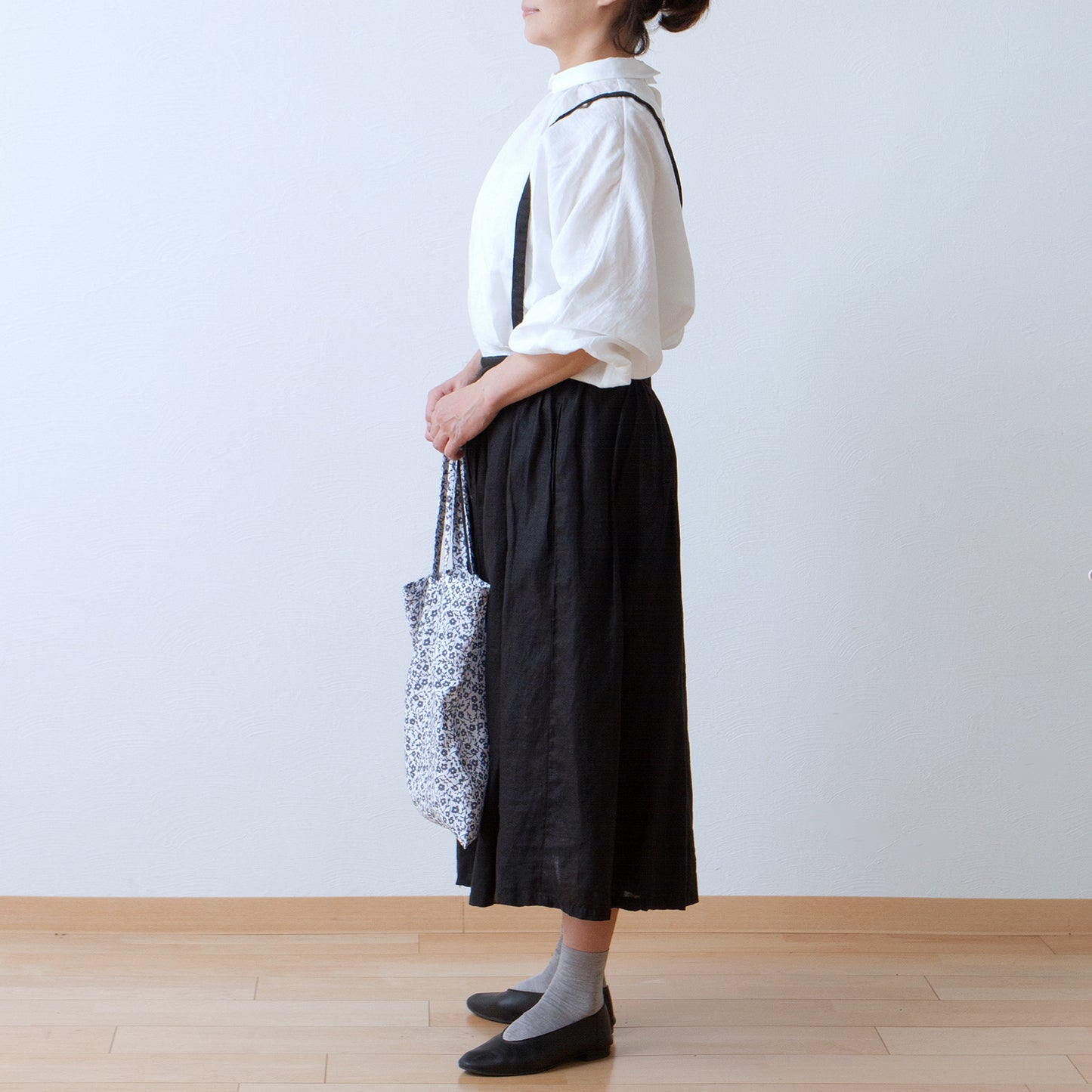 バックくるみ釦が大人かわいいボリューム袖フレンチリネンブラウス九分袖/ホワイト