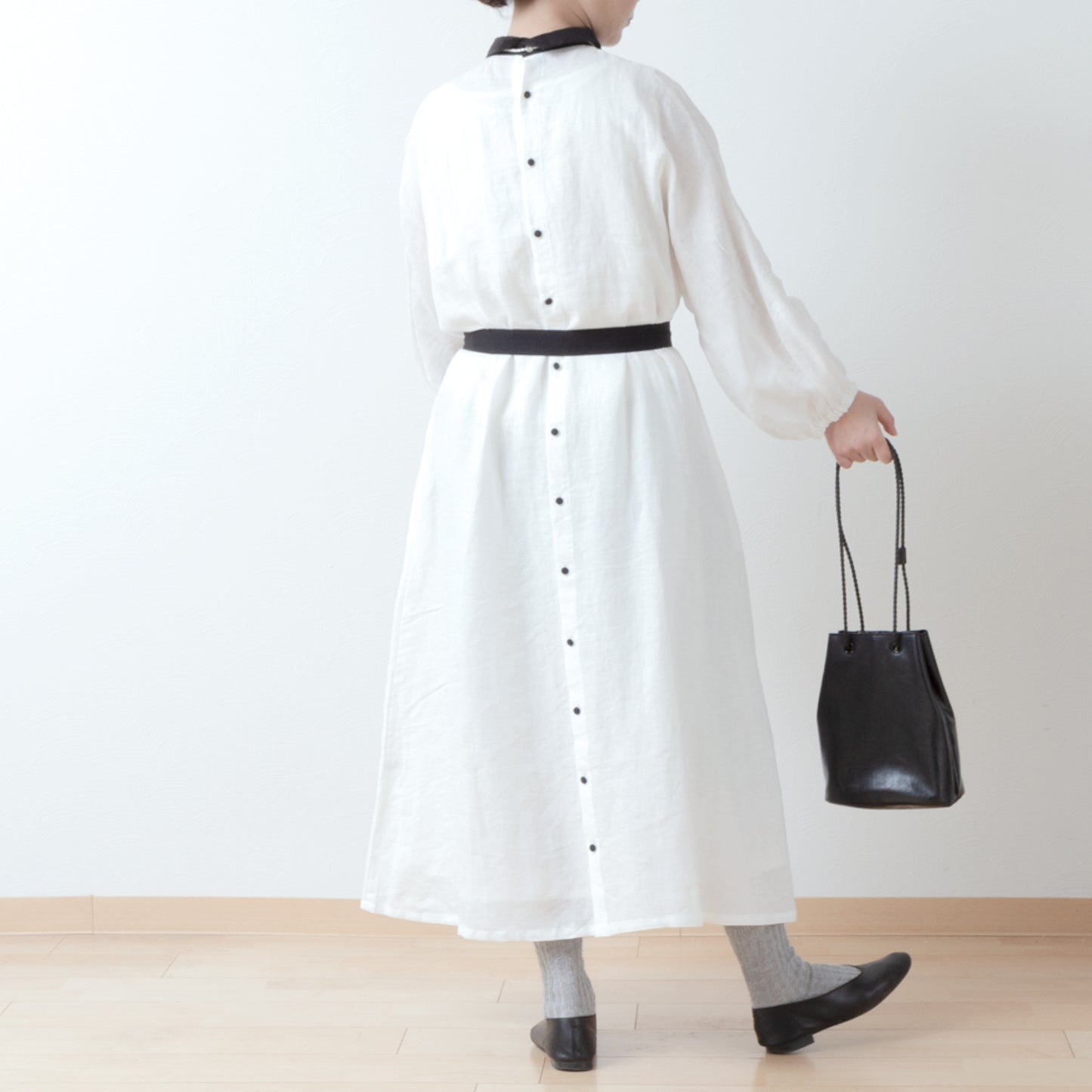 A classy and cute French linen A-line dress with clerical collar, voluminous sleeves and back covered buttons / White Clerical