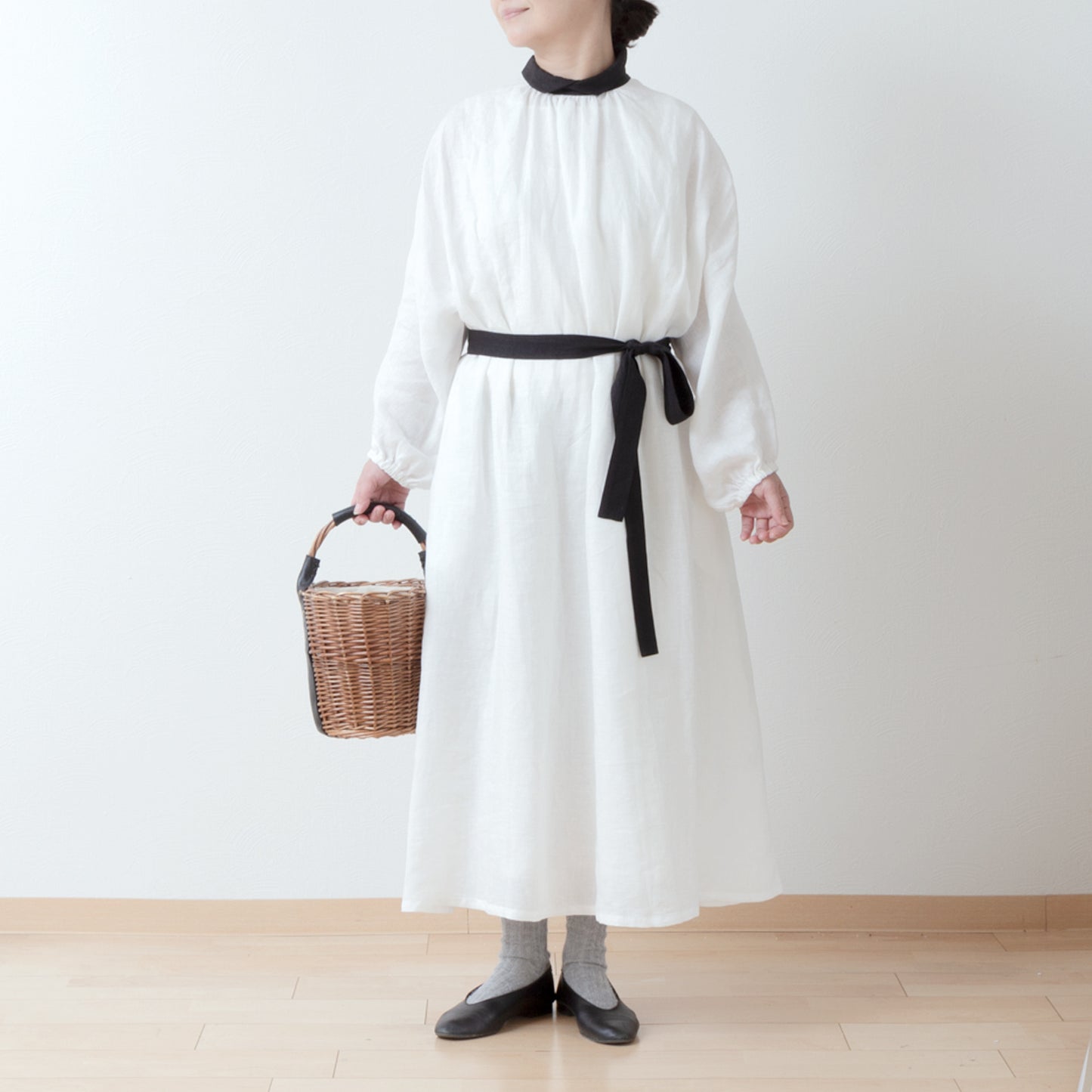 A classy and cute French linen A-line dress with clerical collar, voluminous sleeves and back covered buttons / White Clerical