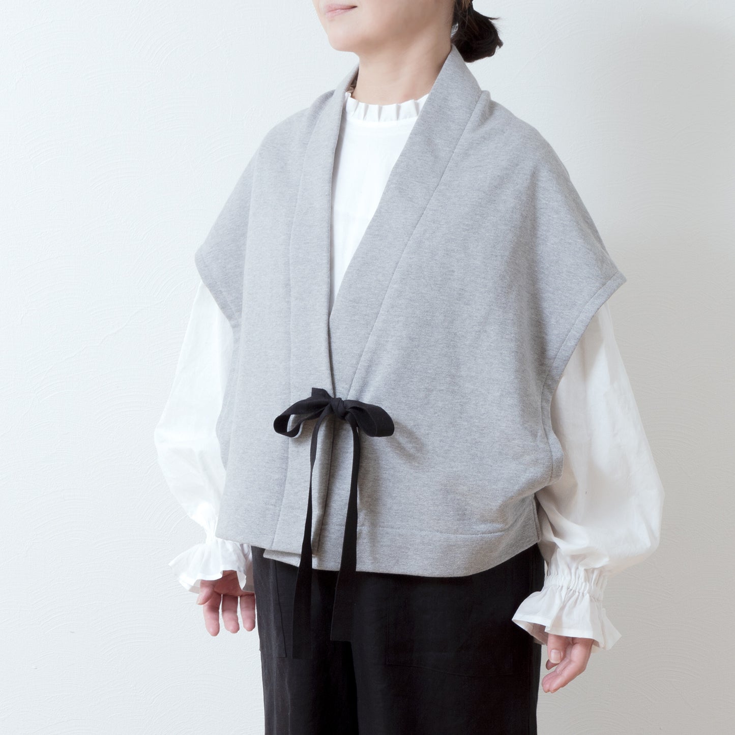 Cotton fleece half shawl vest with ribbon tape/top gray