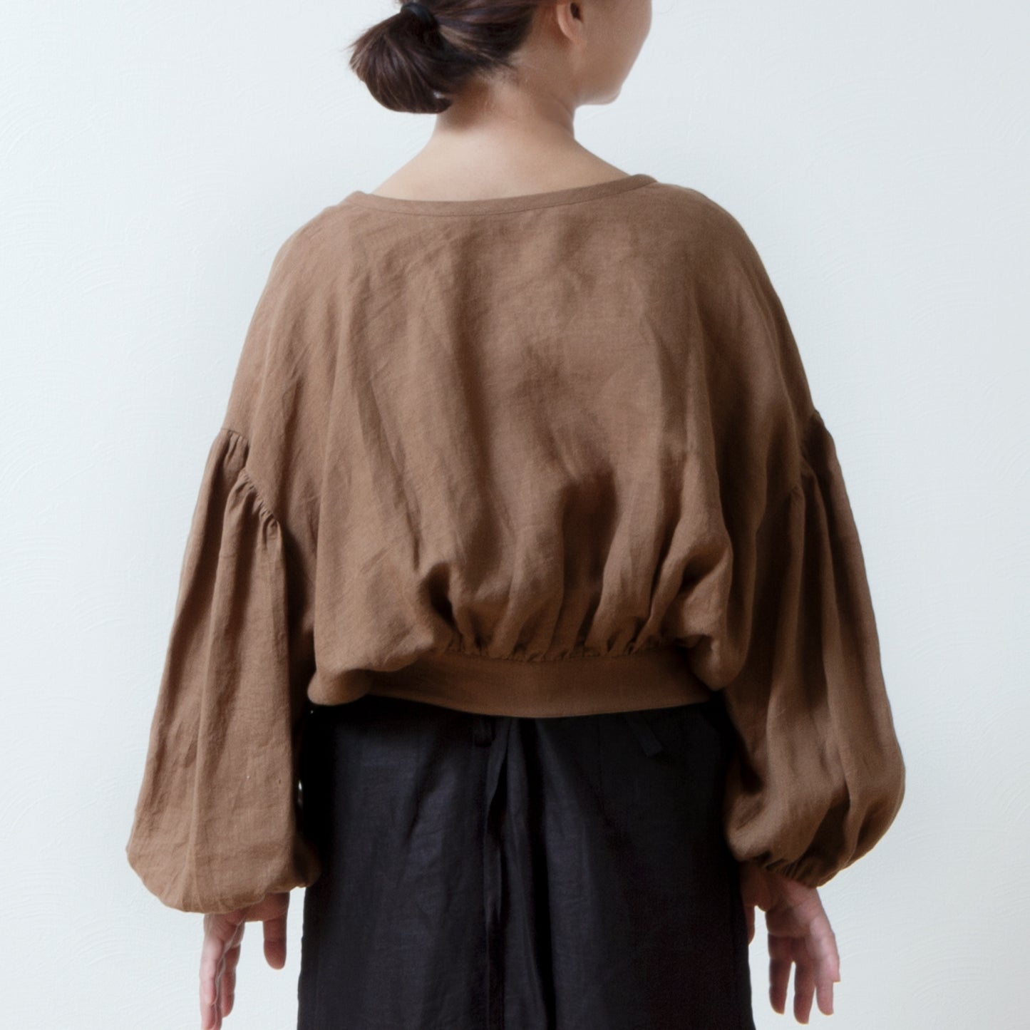 *刊登於《NaturiLa》雜誌*Cash-Coeur 褶皺兩用襯衫 - 法國亞麻/駝色