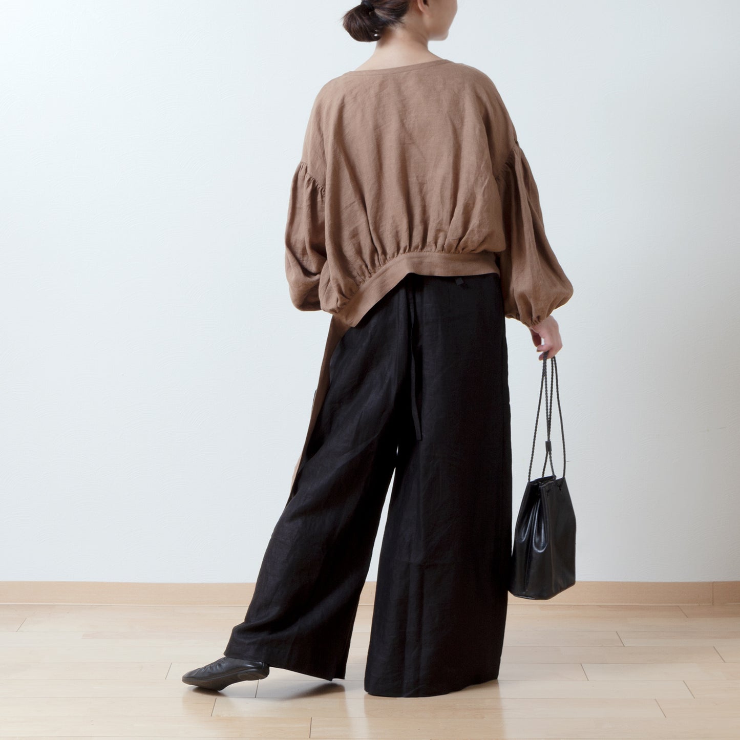 *刊登於《NaturiLa》雜誌*Cash-Coeur 褶皺兩用襯衫 - 法國亞麻/駝色