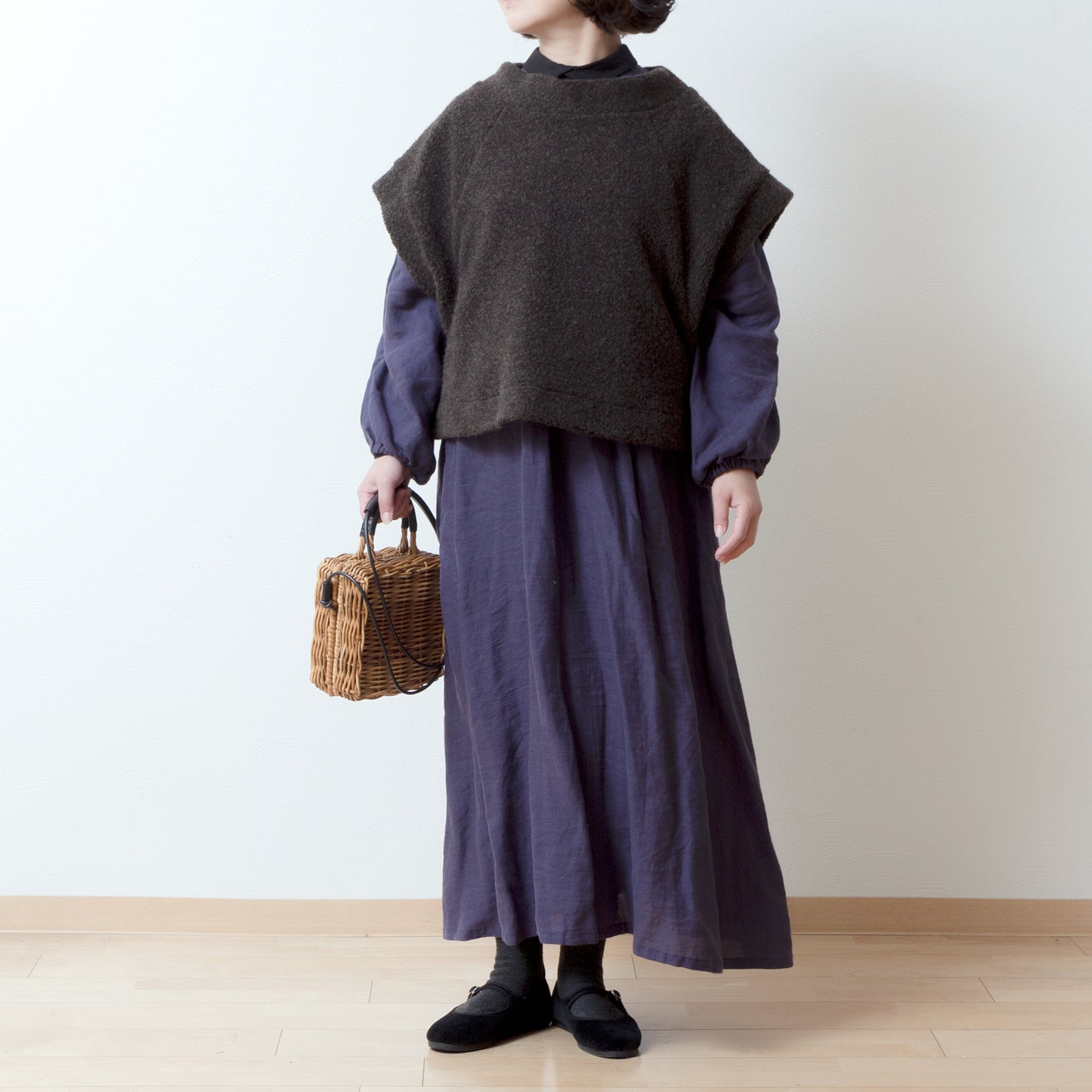High-quality wool boa French sleeve A-line vest/dark brown