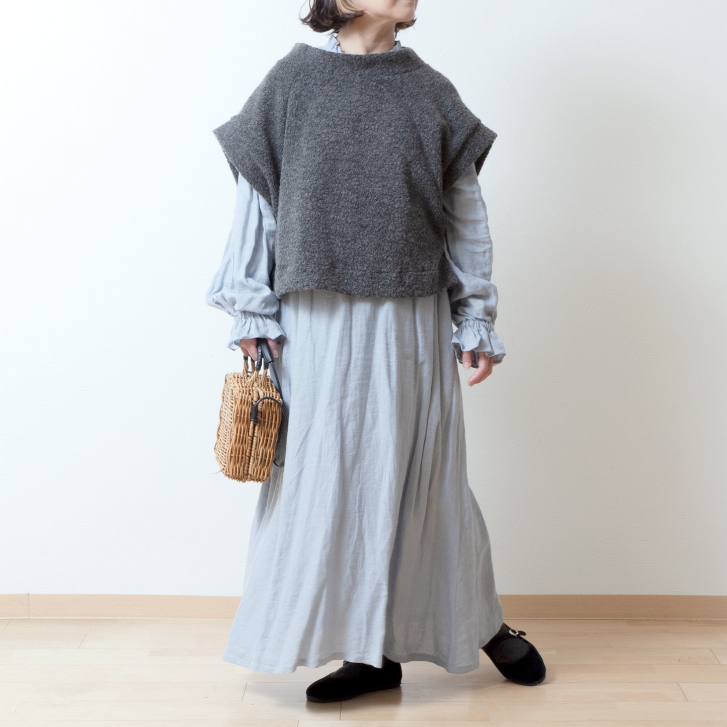 High-quality wool boa French sleeve A-line vest/Top gray