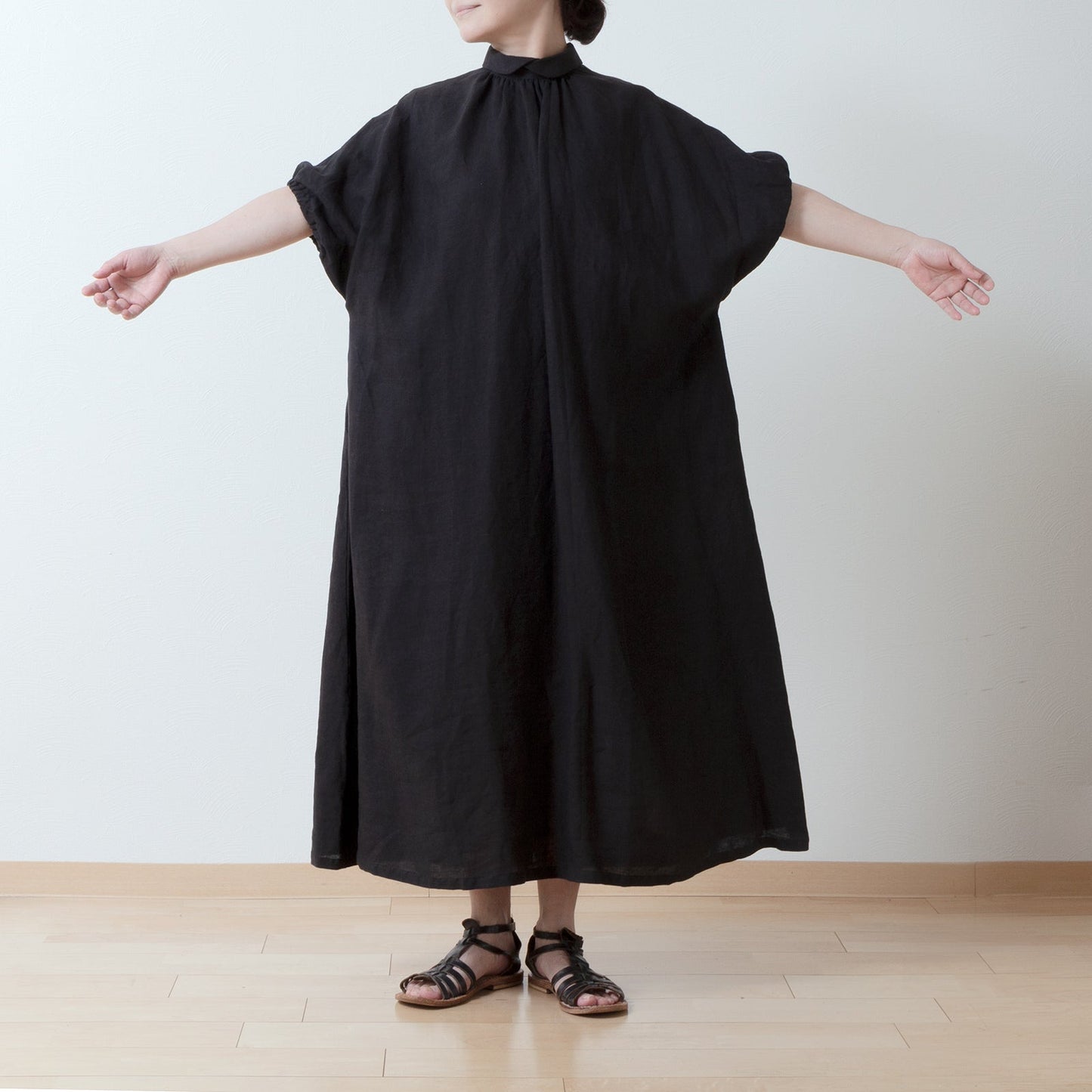 Clerical collar is elegant and cute for adults. Back covered button, voluminous 5/4 sleeve French linen A-line dress / Purple Navy Clerical