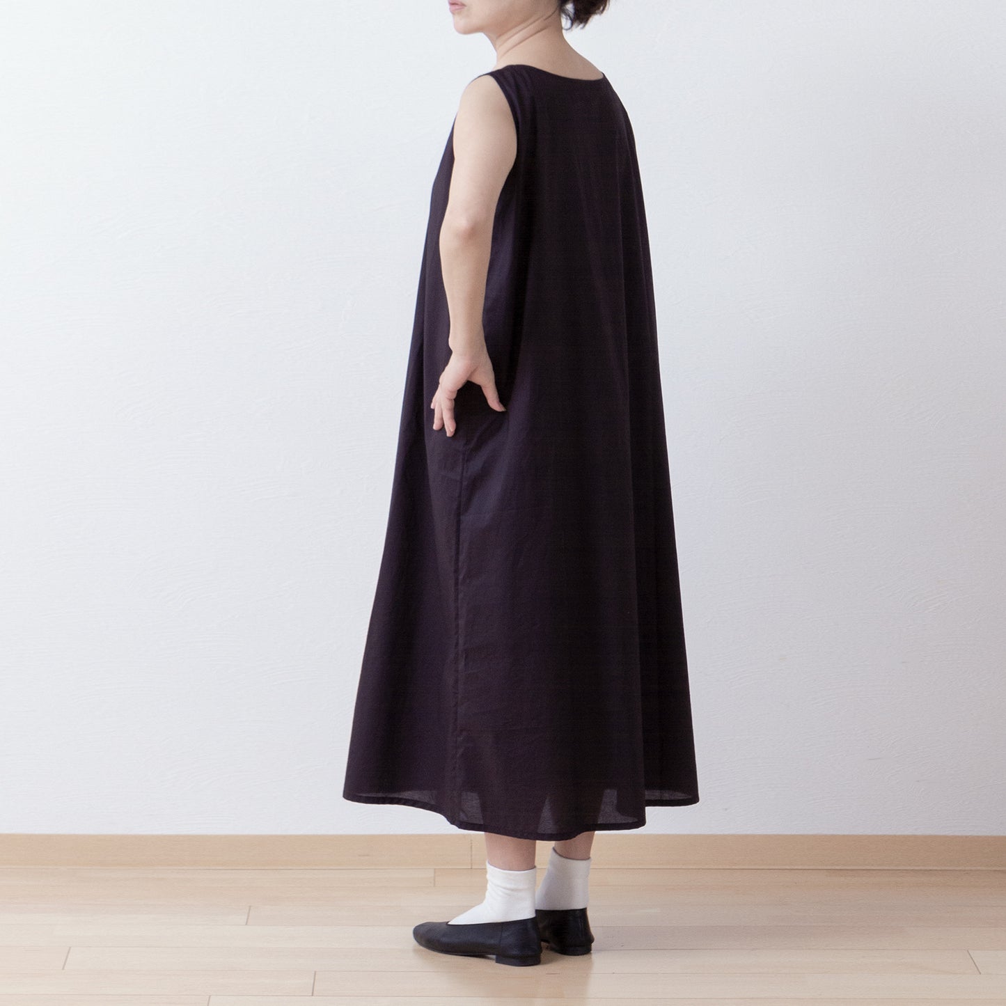 Perfect inner dress for layered outfits/Black