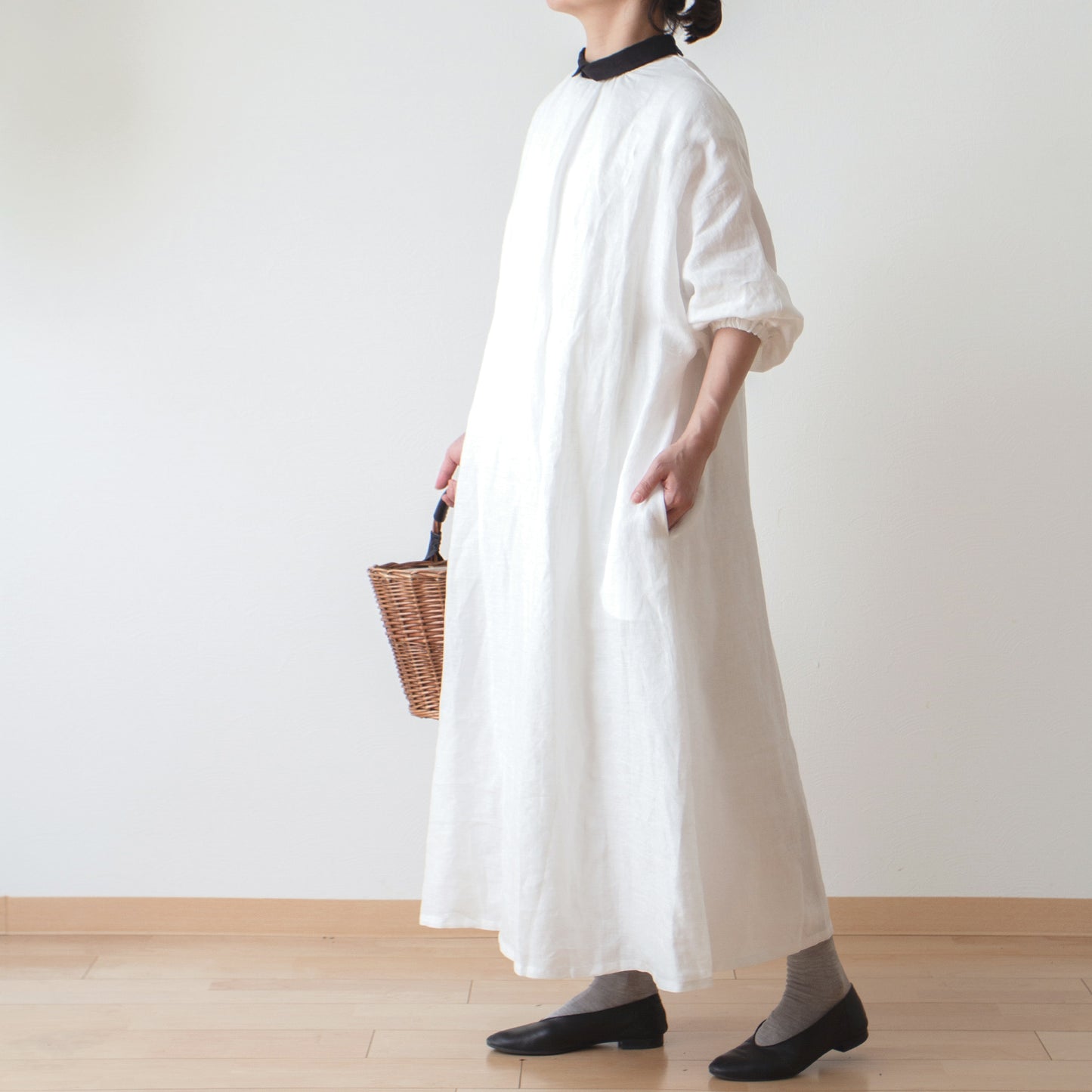 A classy and cute French linen A-line dress with clerical collar, voluminous sleeves and back covered buttons / White Clerical