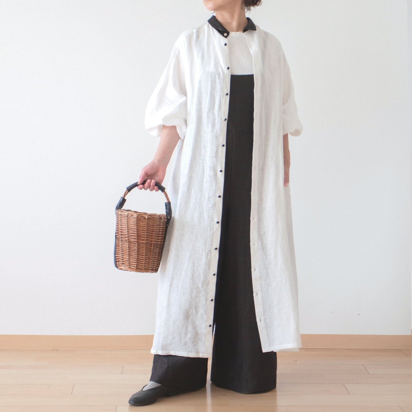 A classy and cute French linen A-line dress with clerical collar, voluminous sleeves and back covered buttons / White Clerical