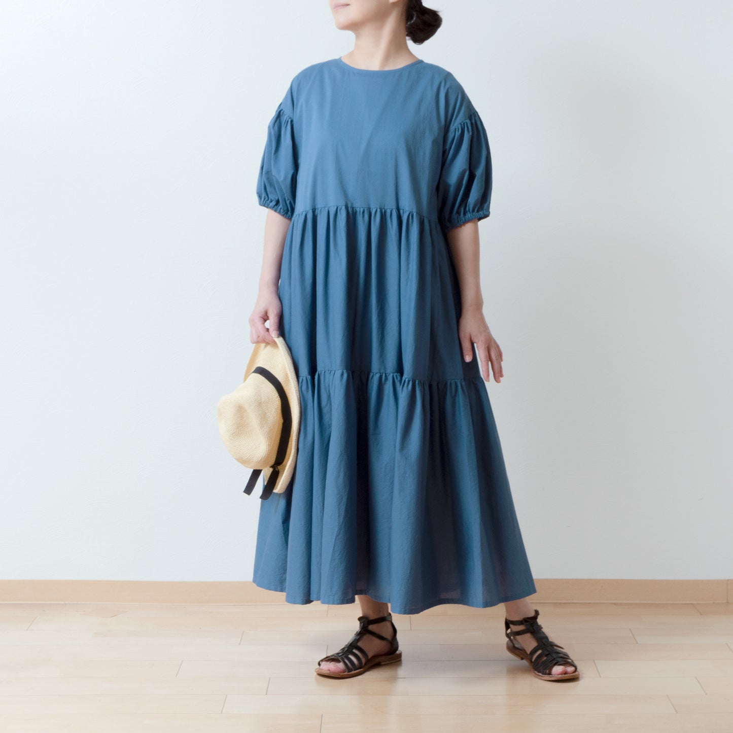 A cute and mature tiered 2-way dress with plenty of gathers and 5/8 sleeves/Blue