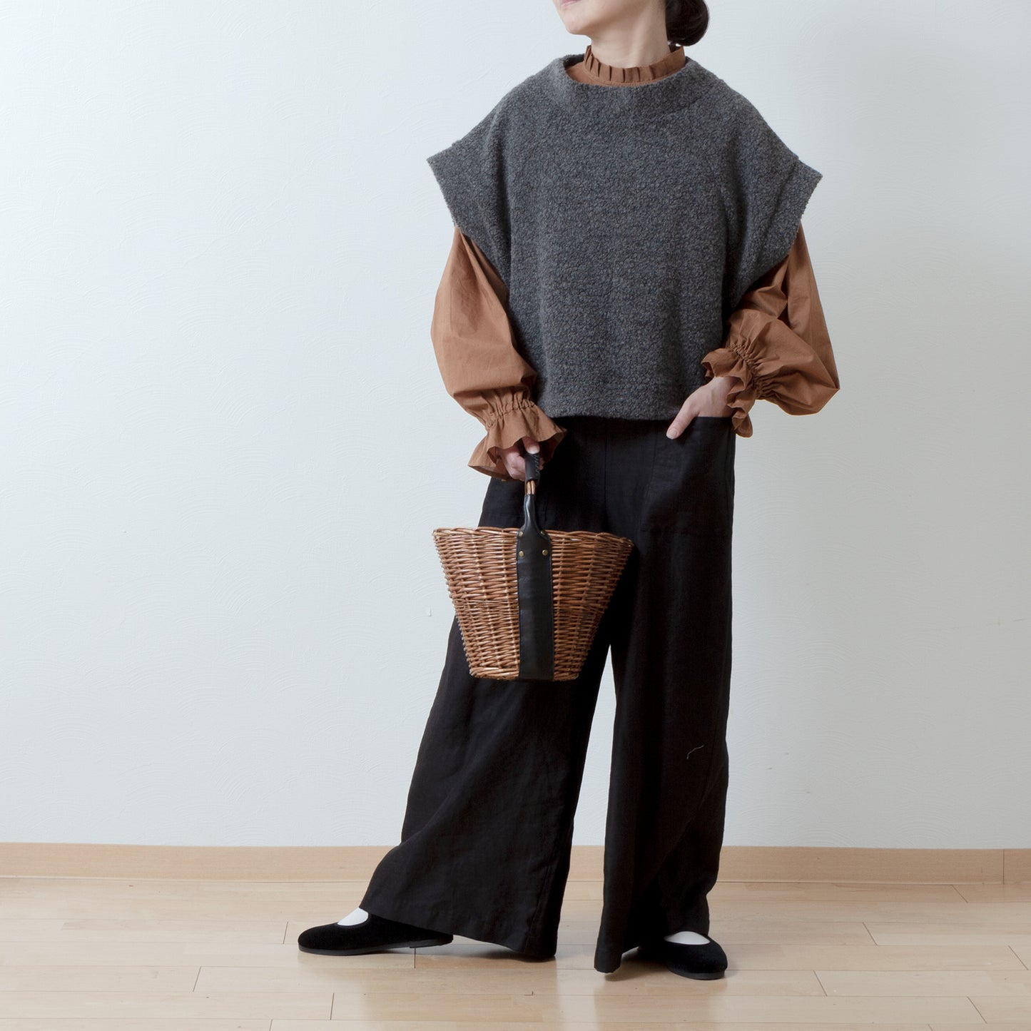 Elegant tuck frill collar *Perfect for ceremonies* Back covered button gathered sleeve cotton blouse/camel