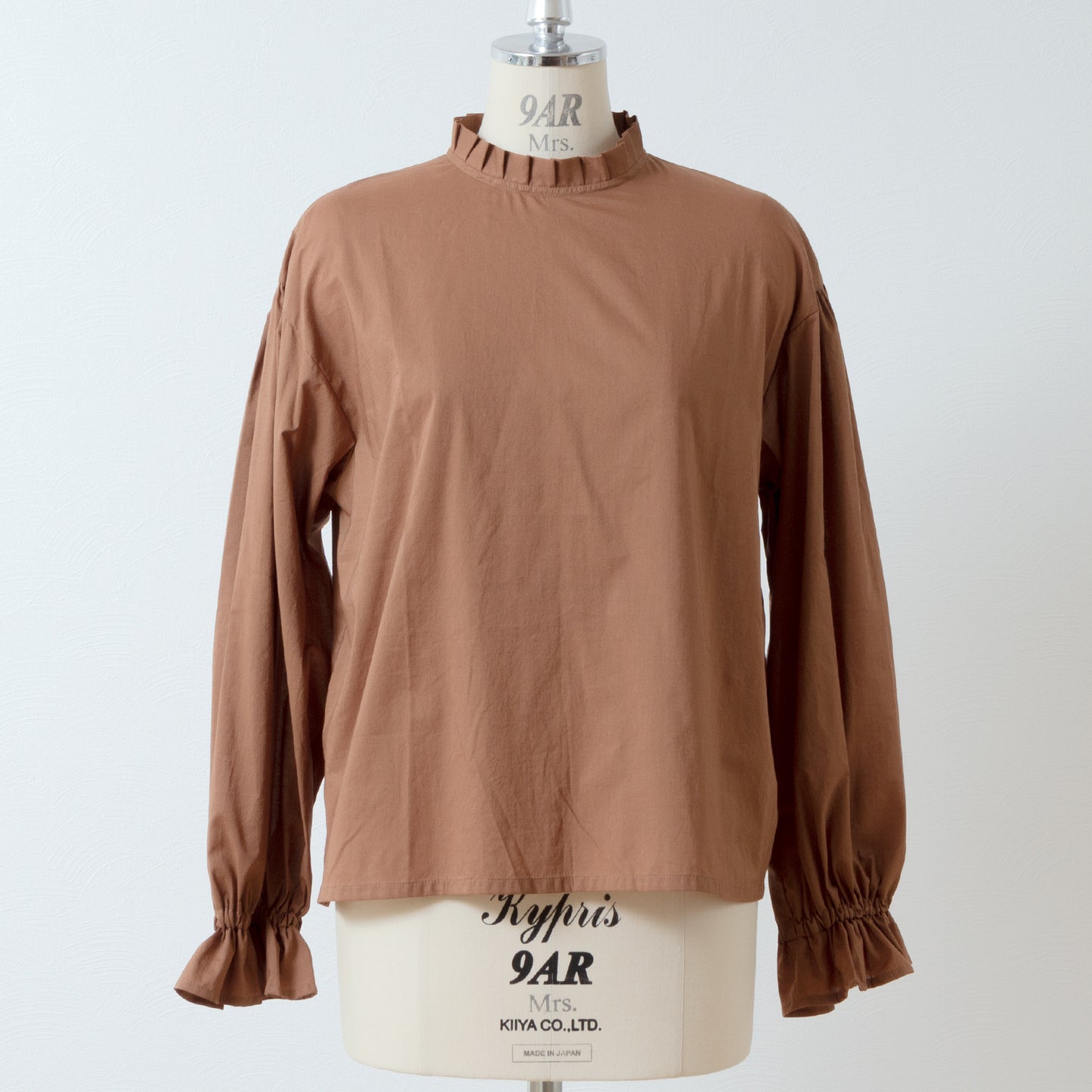 Elegant tuck frill collar *Perfect for ceremonies* Back covered button gathered sleeve cotton blouse/camel