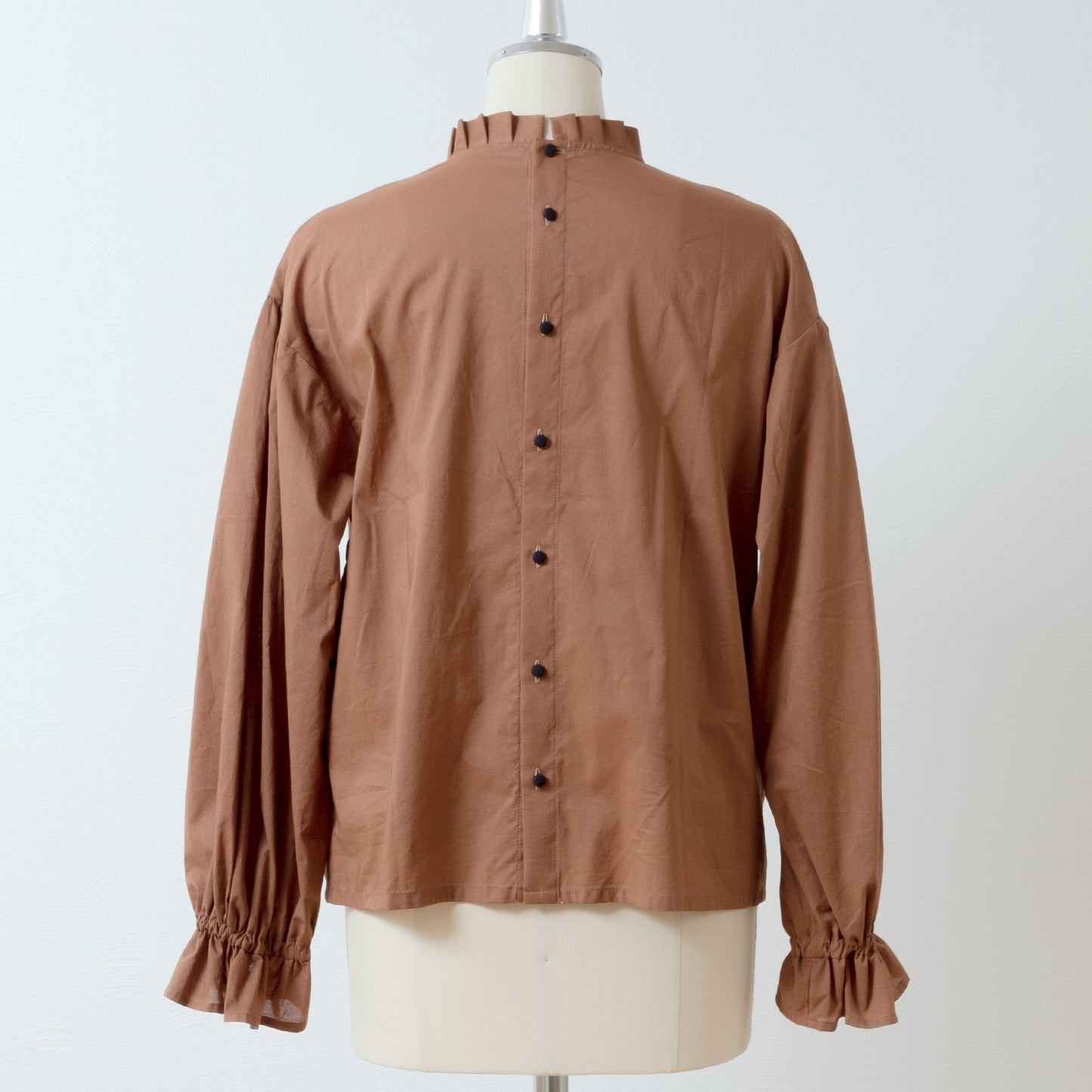 Elegant tuck frill collar *Perfect for ceremonies* Back covered button gathered sleeve cotton blouse/camel