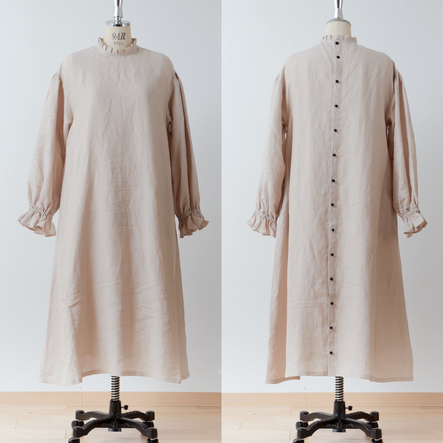 優雅的褶邊領 *NaturiLa 雜誌推薦* 後蓋紐曼扣褶袖 A 字形亞麻連身裙/米色