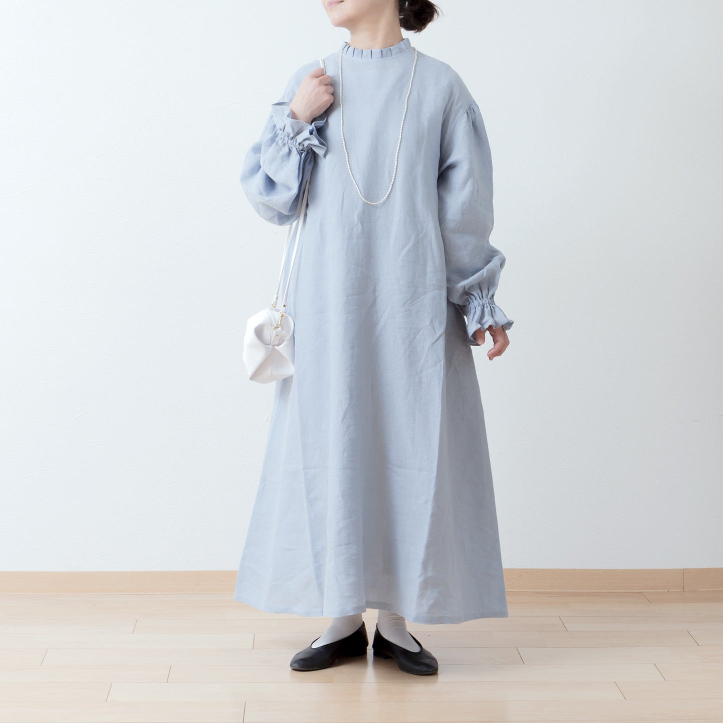 優雅的褶邊領 *非常適合儀式* 背扣褶袖 A 字形亞麻連身裙/淡藍色