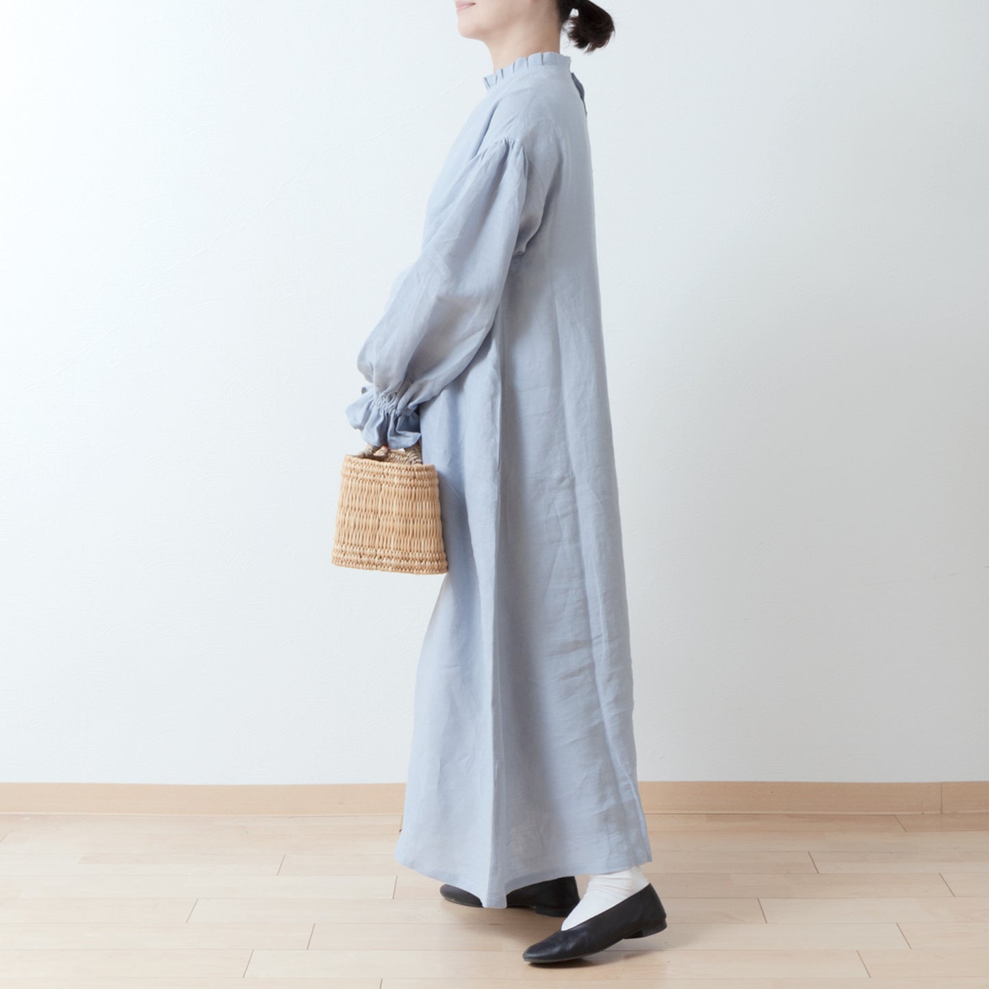 優雅的褶邊領 *非常適合儀式* 背扣褶袖 A 字形亞麻連身裙/淡藍色