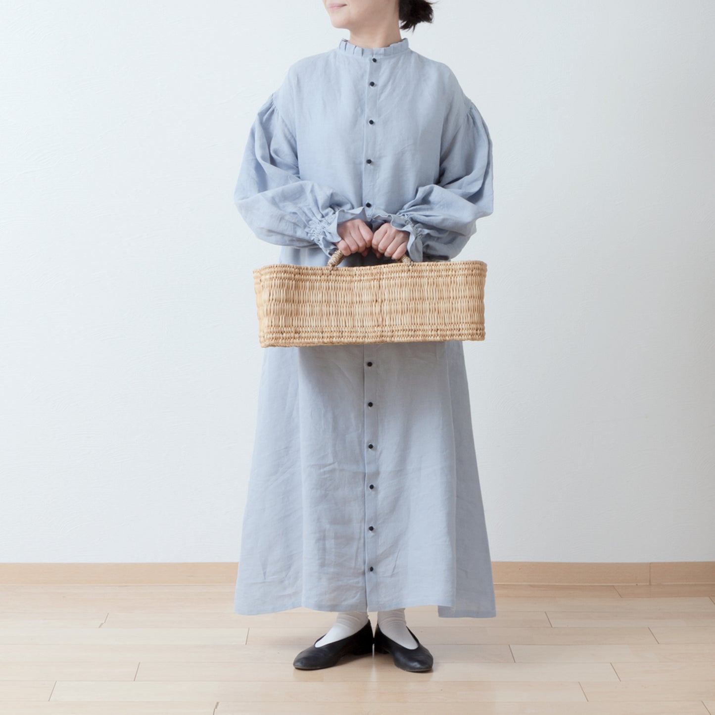 優雅的褶邊領 *非常適合儀式* 背扣褶袖 A 字形亞麻連身裙/淡藍色