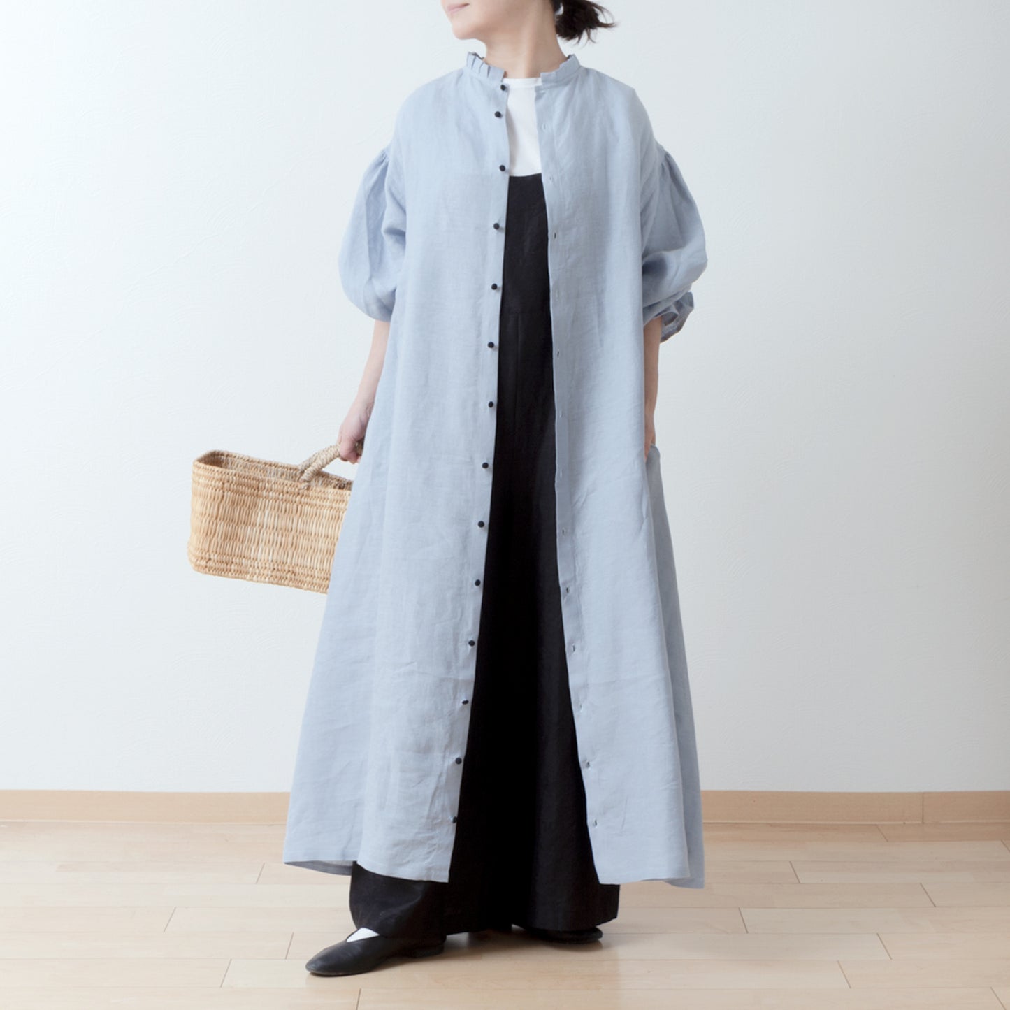 優雅的褶邊領 *非常適合儀式* 背扣褶袖 A 字形亞麻連身裙/淡藍色