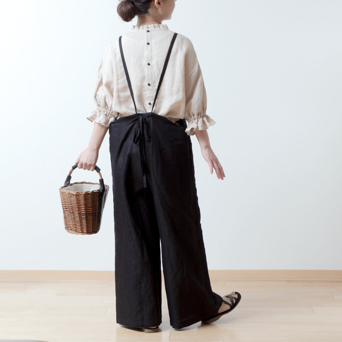 Elegant tuck frill collar *Perfect for ceremonies* Back covered button gathered sleeve linen blouse 5/8 sleeve/beige