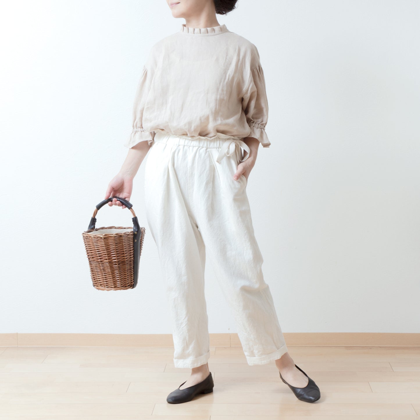 Elegant tuck frill collar *Perfect for ceremonies* Back covered button gathered sleeve linen blouse 5/8 sleeve/beige