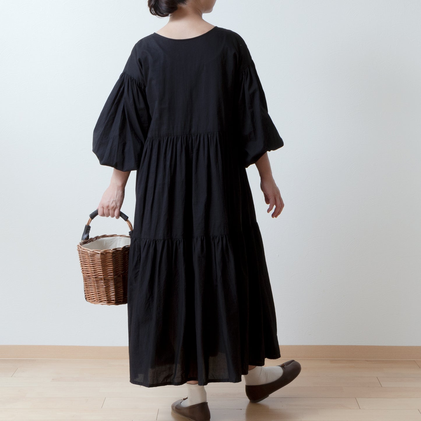 褶皺豐富的可愛成熟風多層兩用洋裝/黑色