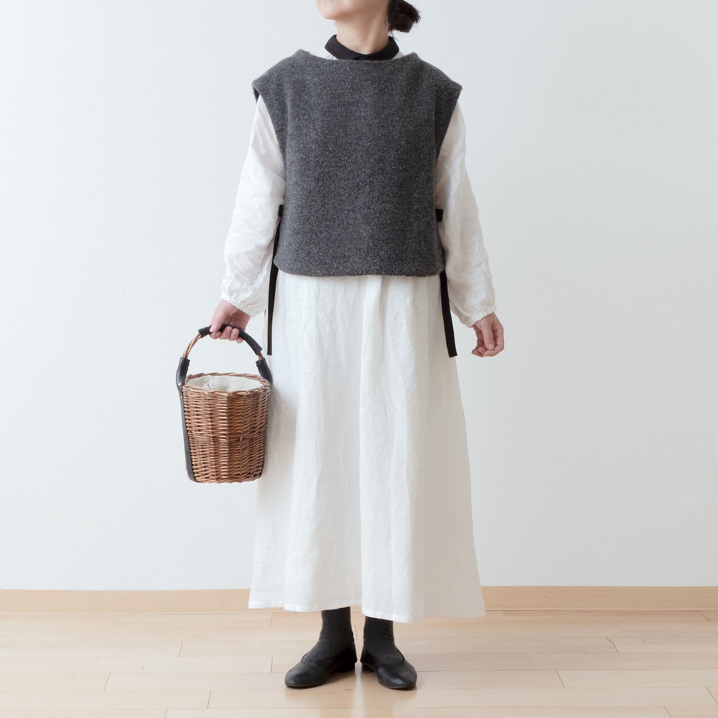 High-quality wool boa side open vest/top gray