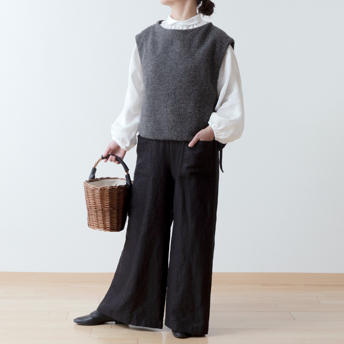 High-quality wool boa side open vest/top gray