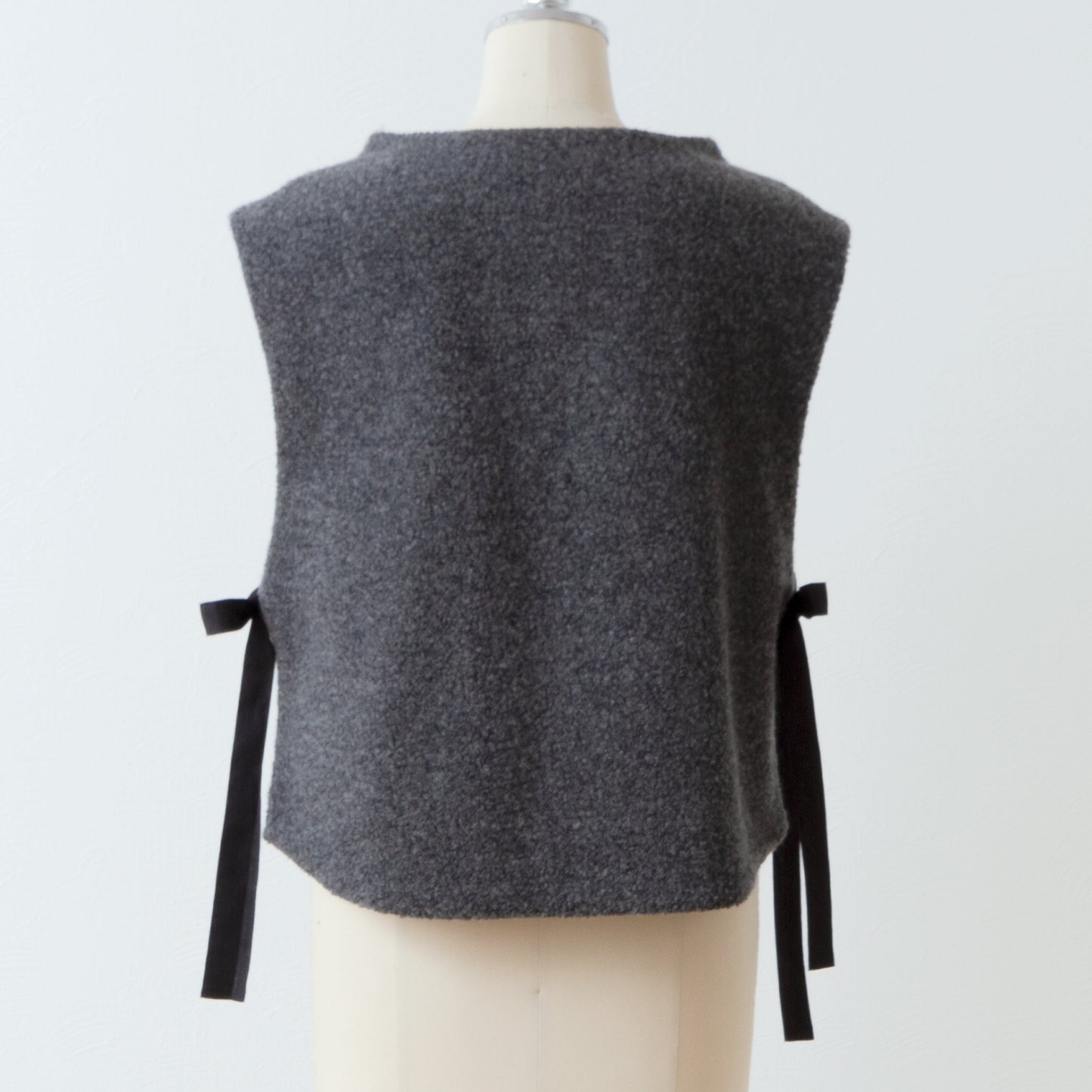 High-quality wool boa side open vest/top gray