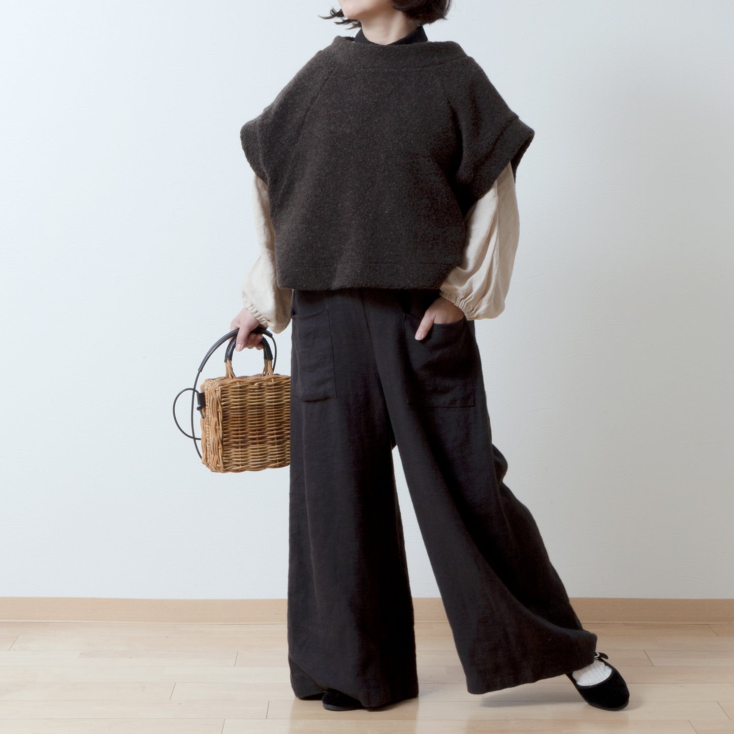 High-quality wool boa French sleeve A-line vest/dark brown
