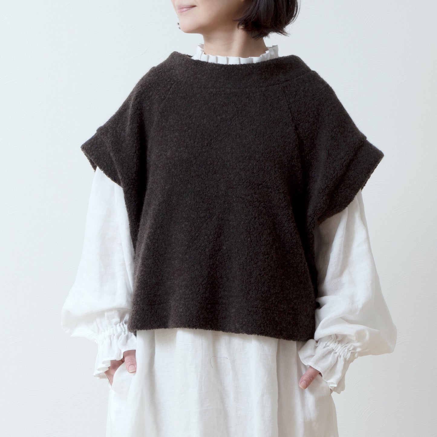High-quality wool boa French sleeve A-line vest/dark brown