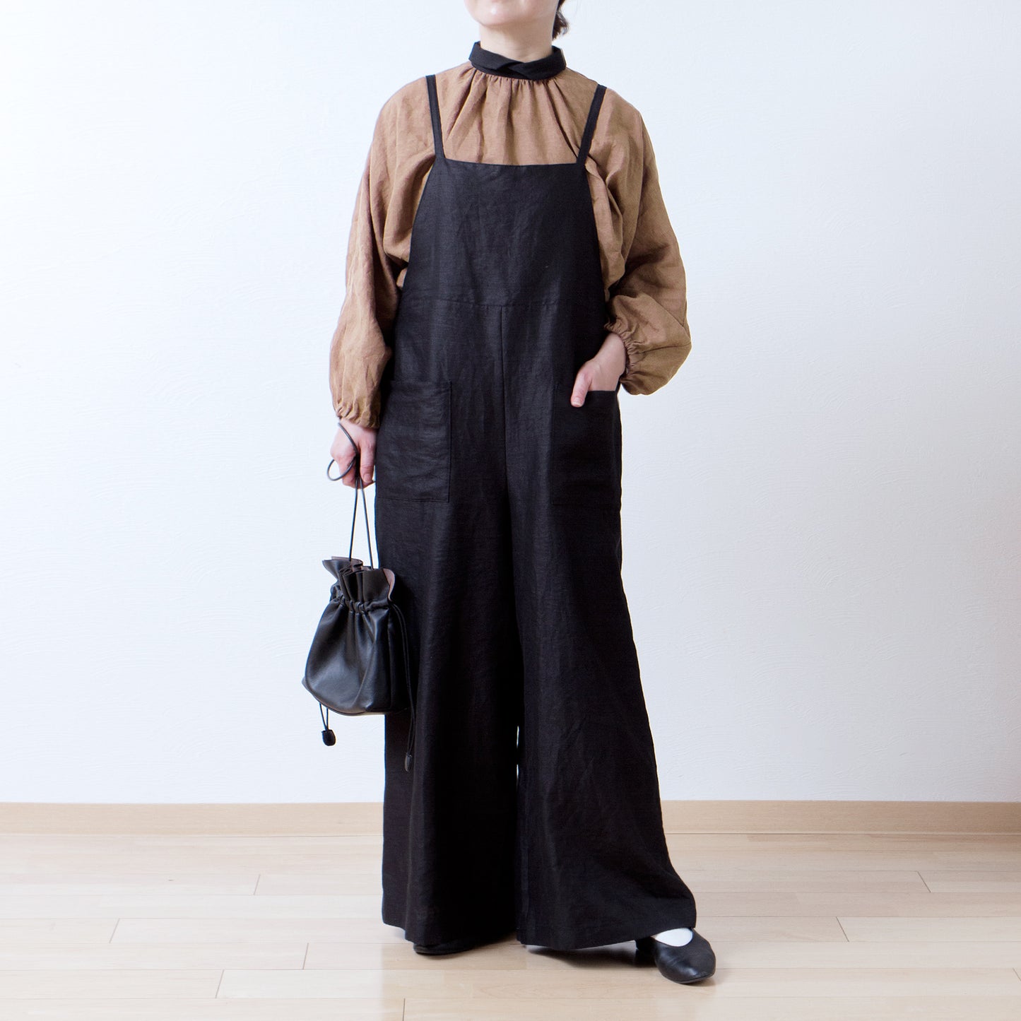 牧師領優雅可愛,適合成人穿著。後背扣,寬袖法式亞麻襯衫,3/4袖/駝色牧師領