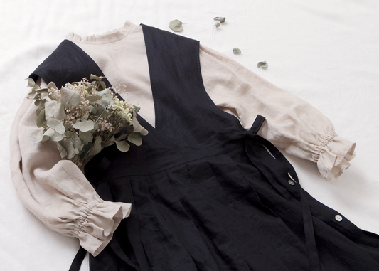 *刊登於《NatuRila》雜誌*成人少女圍裙式洋裝 - 法國亞麻/黑色