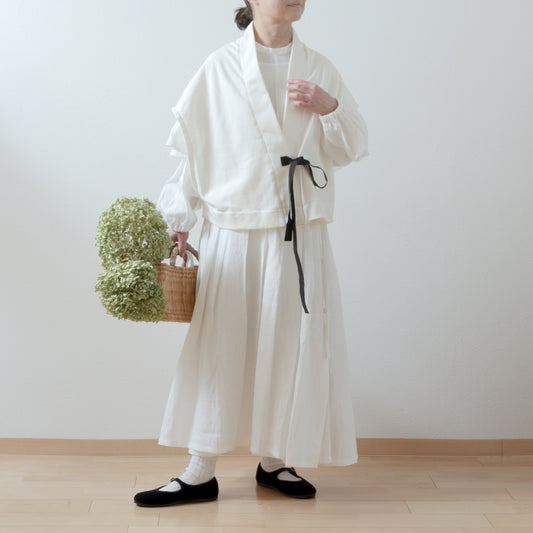 棉質羊毛半披肩背心,搭配緞帶/米色