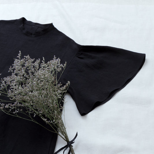 喇叭形半袖A字亞麻洋裝/黑色