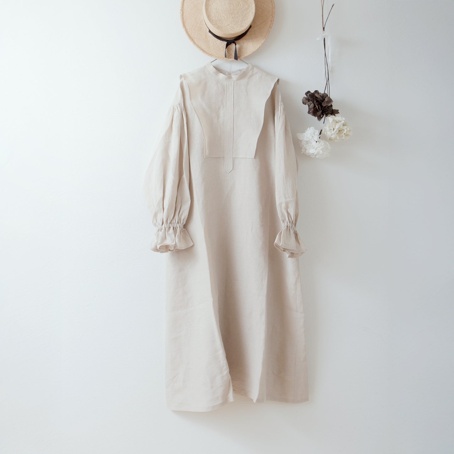 Yoke layer gathered sleeve linen dress/gray