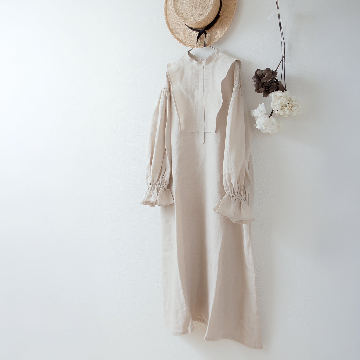 Yoke layer gathered sleeve linen dress/gray