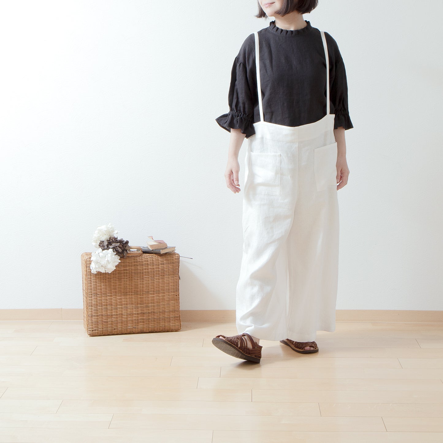 Suspender Wide Linen Pants / Off-white
