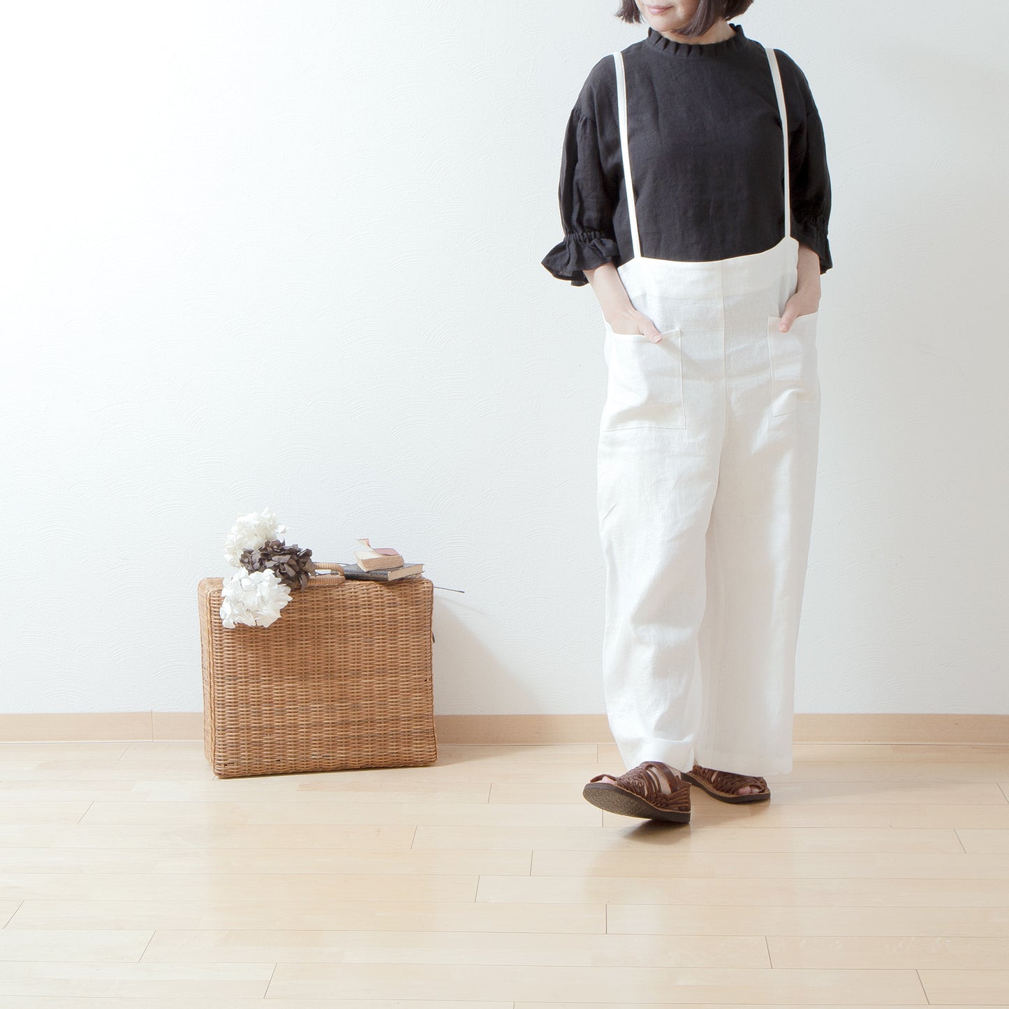 Suspender Wide Linen Pants / Off-white